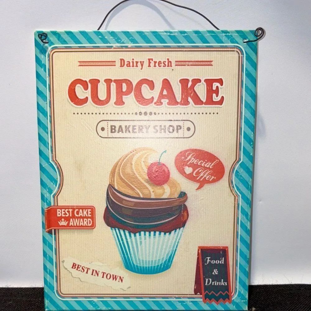Colorful Cupcake lot - Picture 9 of 10